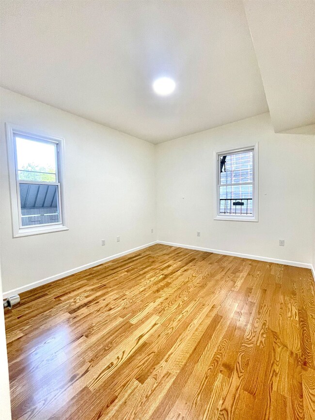 662 Bergen Ave unit 1, Jersey City, NJ 07304 - photo 7