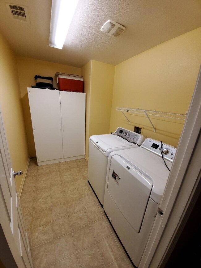 3450 Quiet Splendor Ct, Rosamond, CA 93560 - photo 6