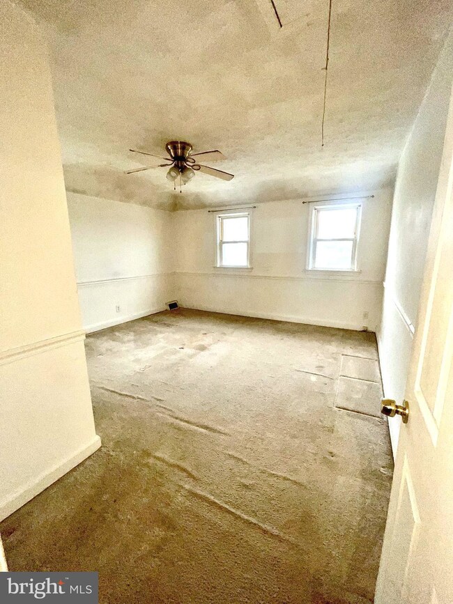 8634 Oakleigh Rd, Parkville, MD 21234 - photo 4