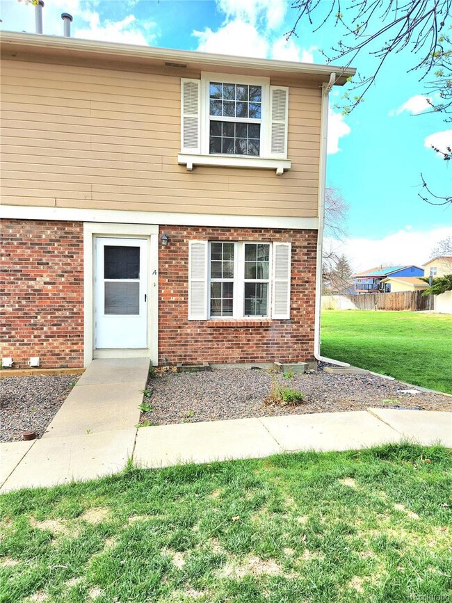 1523 S Ouray Cir unit A, Aurora, CO 80017 - photo 2