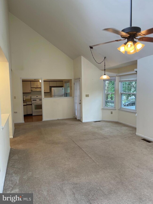 6 Dennis Ct unit 6, Hightstown, NJ 08520 - photo 3