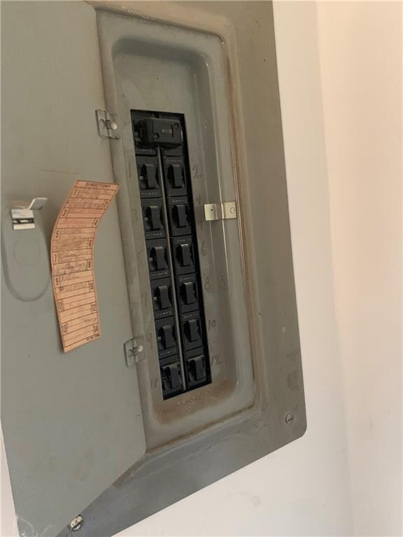 407 W 2nd St, Sheridan, IN 46069 - photo 3