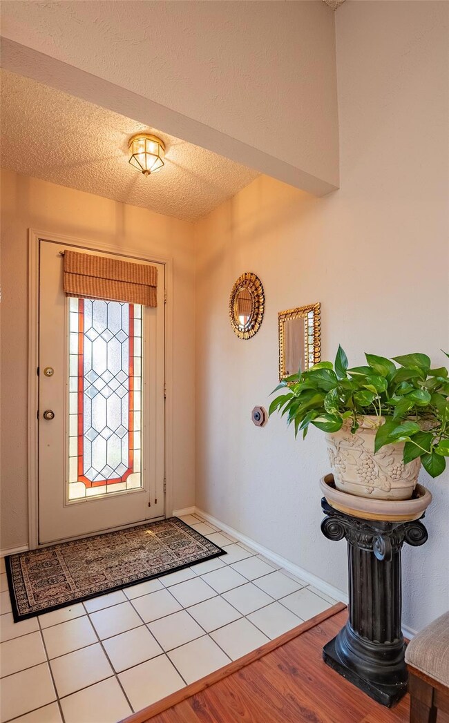 1925 Realistic Dr, Bedford, TX 76021 - photo 4