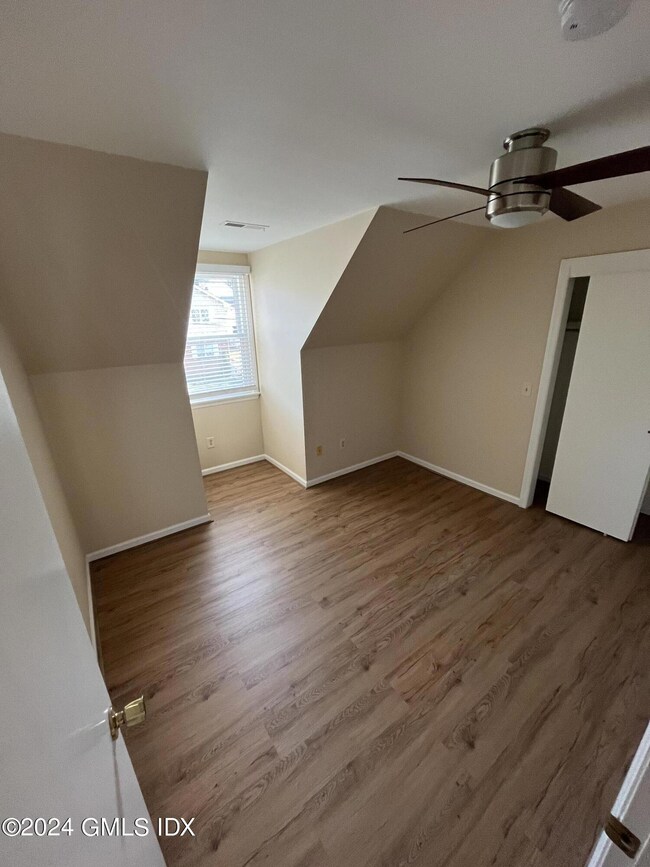 22 Cos Cob Ave unit B, Cos Cob, CT 06807 - photo 7