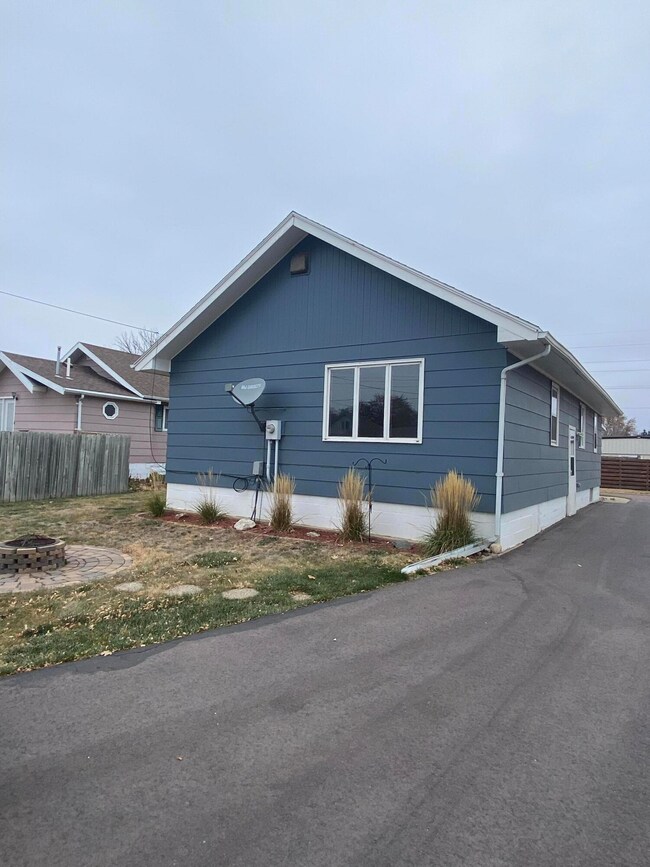 921 E 8th Ave, Mitchell, SD 57301 - photo 5