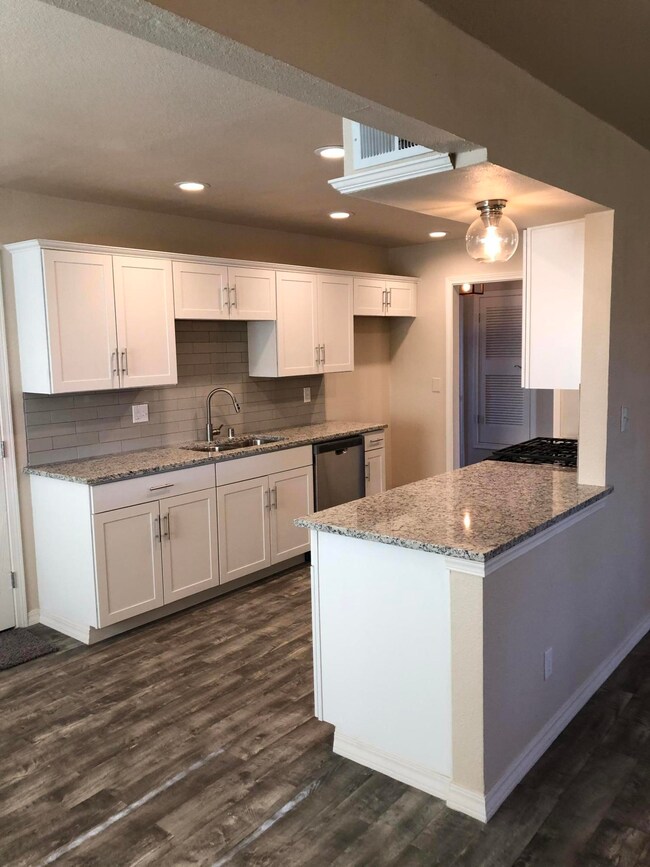 1912 Anise Dr, El Paso, TX 79935 - photo 5