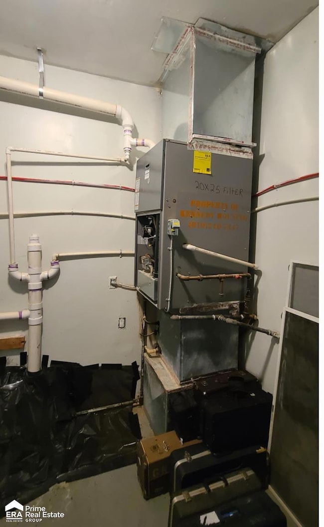 1084 Dunkirk Ave, Mount Morris, MI 48458 - photo 3