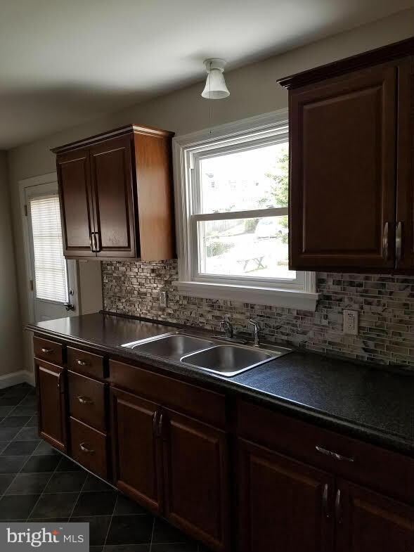 525 Guilford Ave, Hagerstown, MD 21740 - photo 4