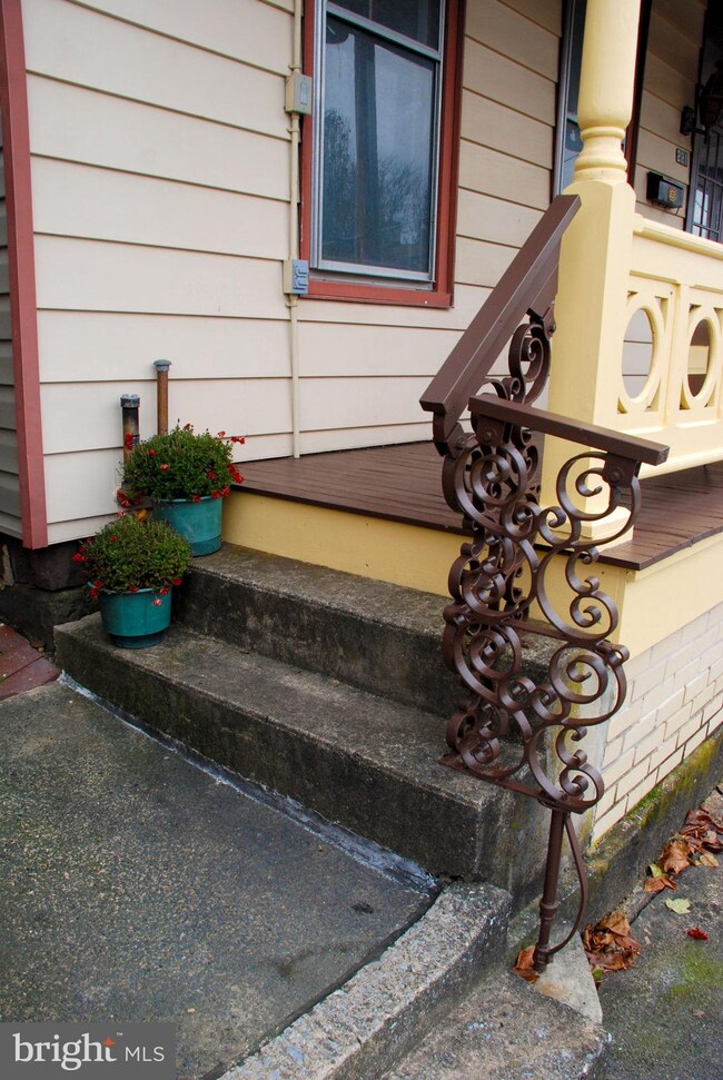 221 N 5th St, Newport, PA 17074 - photo 3