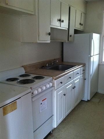 1247 Davis St, Jacksonville, NC 28540 - photo 3