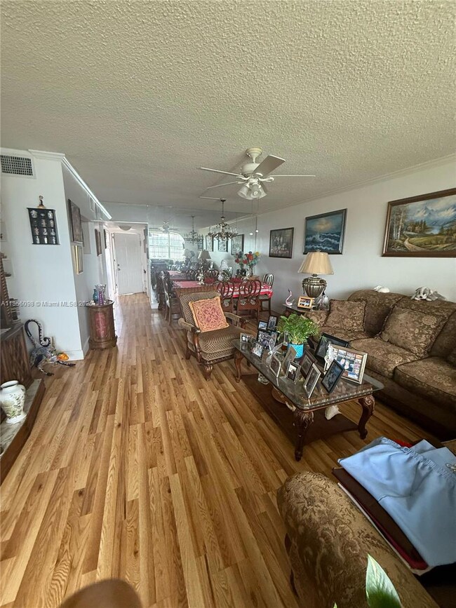 18555 NE 14th Ave unit 514, Miami, FL 33179 - photo 5