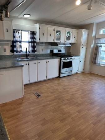 548 Kenyon Ave unit 43, Attleboro, MA 02703 - photo 5