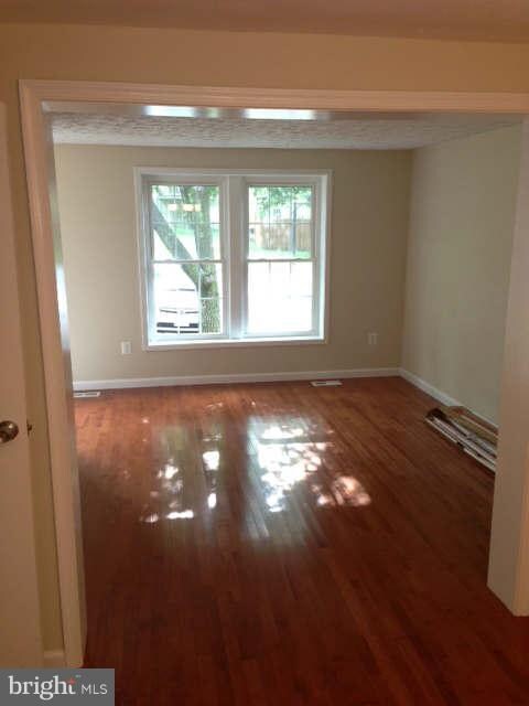 368 Shady Glen Dr, Capitol Heights, MD 20743 - photo 6