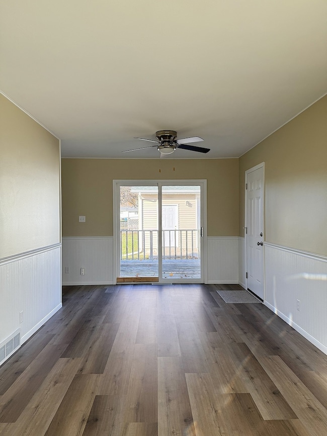 419 Ferris St, Dixon, IL 61021 - photo 7