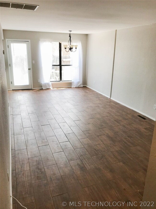 Combo living room & dining room