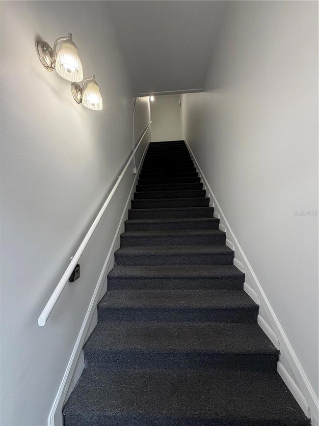 122 N Bay St unit B, Eustis, FL 32726 - photo 3