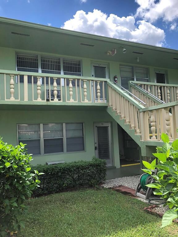 67 Norwich C, West Palm Beach, FL 33417 - photo 2