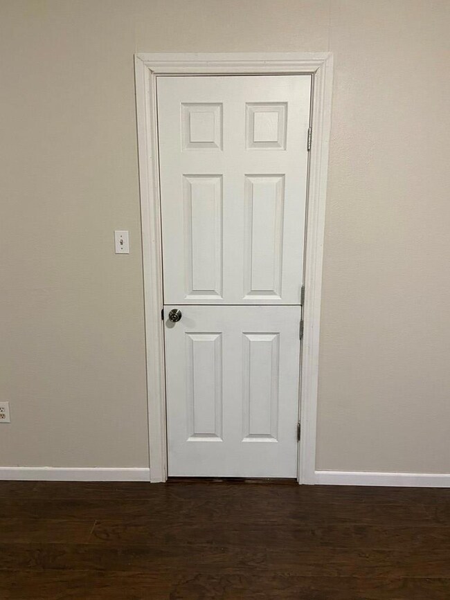 4217 Noralee St, Bay City, TX 77414 - photo 7