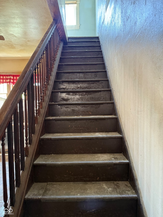 305 S Proud St, Muncie, IN 47305 - photo 2