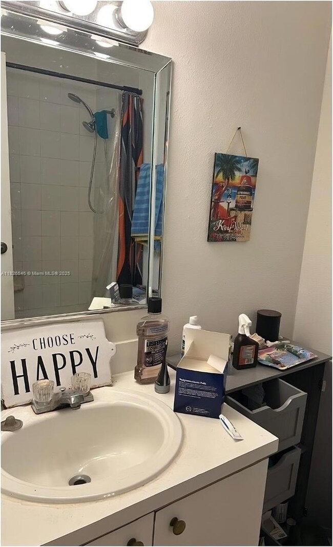 17901 NW 68th Ave unit R208, Hialeah, FL 33015 - photo 3