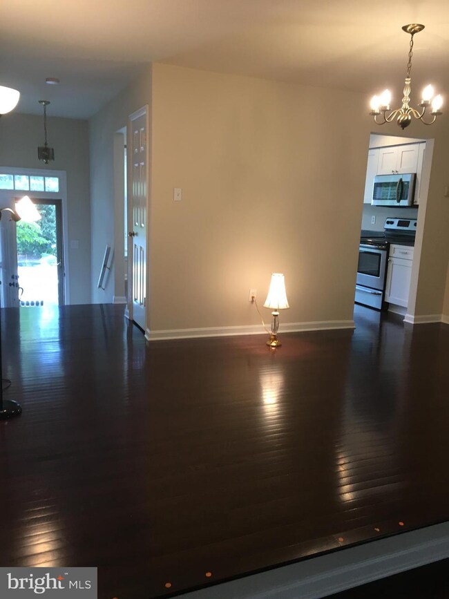 2704 Shawn Leigh Dr, Vienna, VA 22181 - photo 6