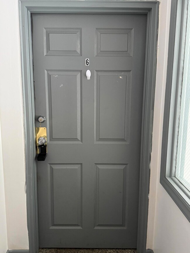 100 Ridgeview Lane, Apt 6 1