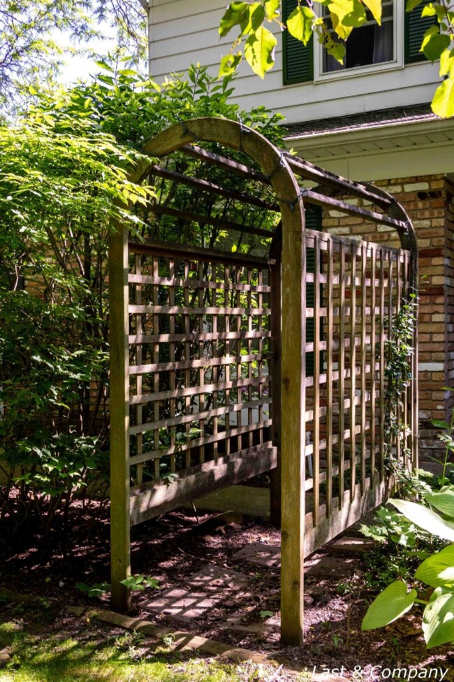699 Auburn Trail-16