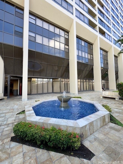 Iolani Court Plaza unit 2702, Honolulu, HI 96826 - photo 2