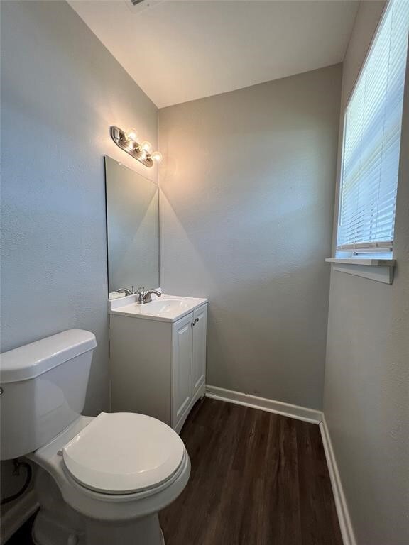 3918 Leffingwell St, Houston, TX 77026 - photo 3