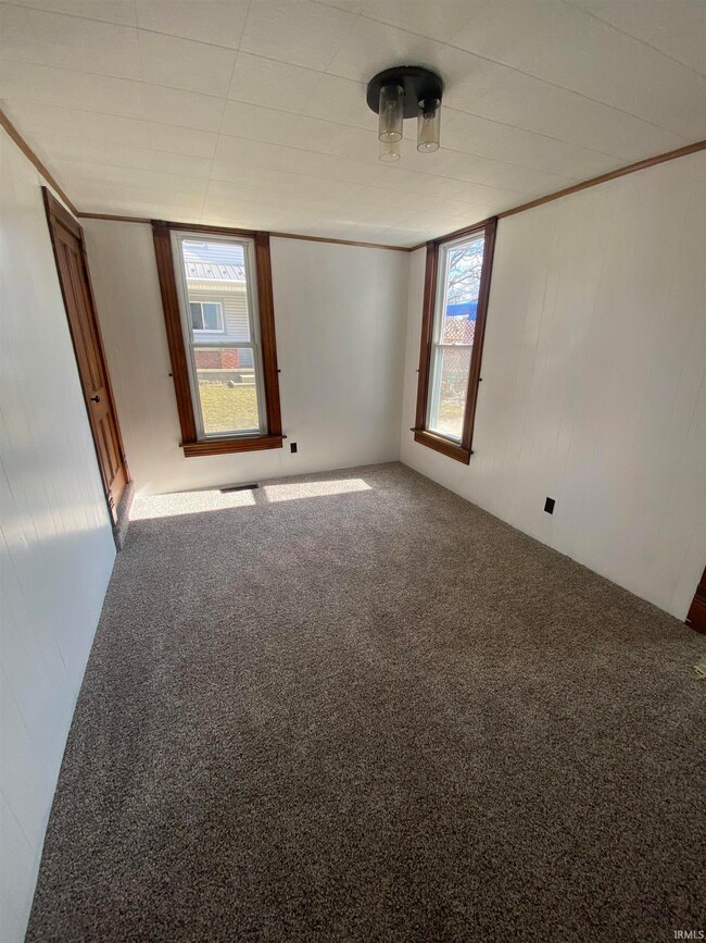 108 E Kendall St, La Fontaine, IN 46940 - photo 6