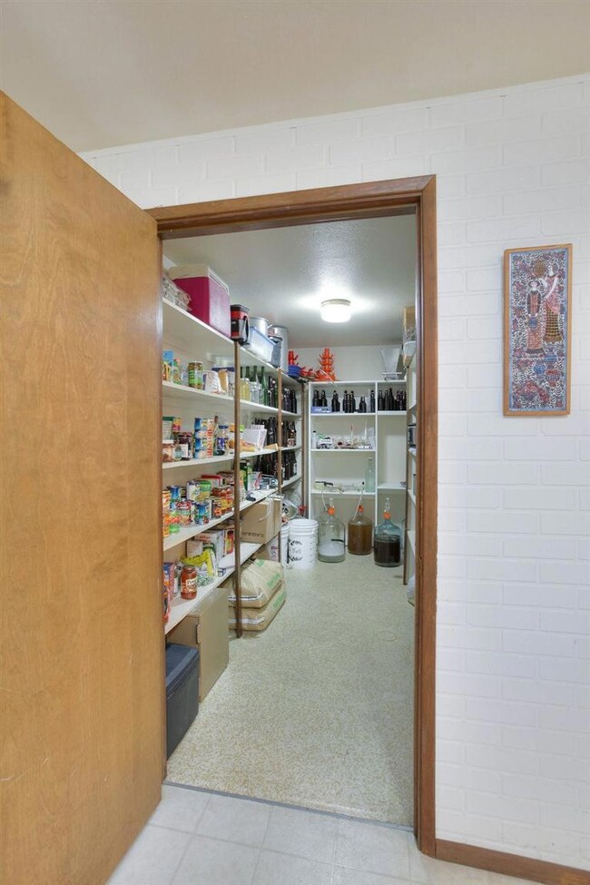 944 Brookdale Ave, Medford, OR 97504 - photo 3