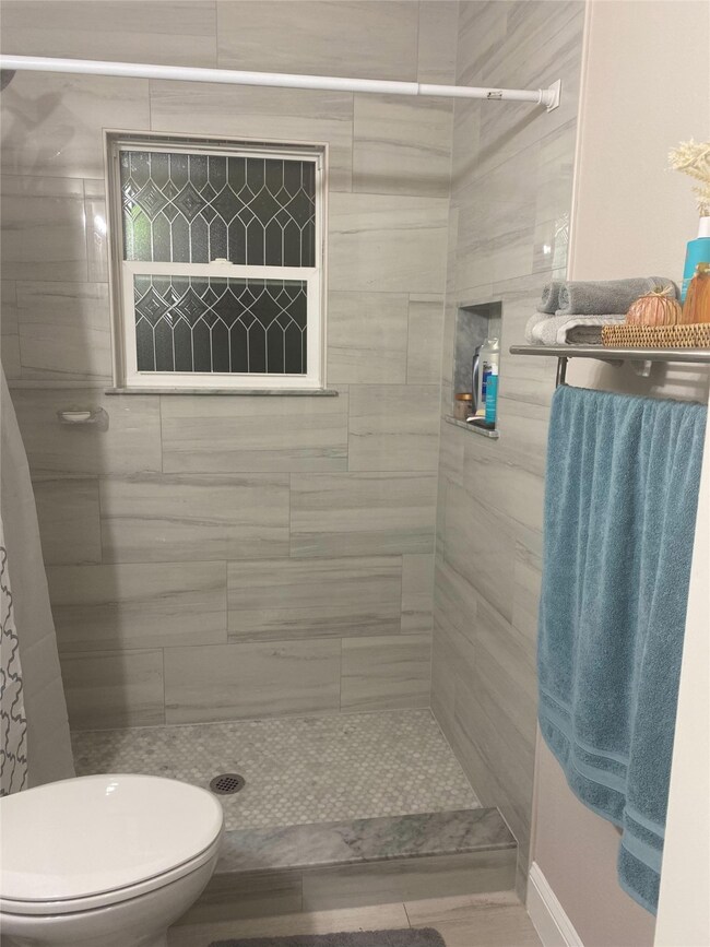 1605 Elizabeth St, Gainesville, TX 76240 - photo 3