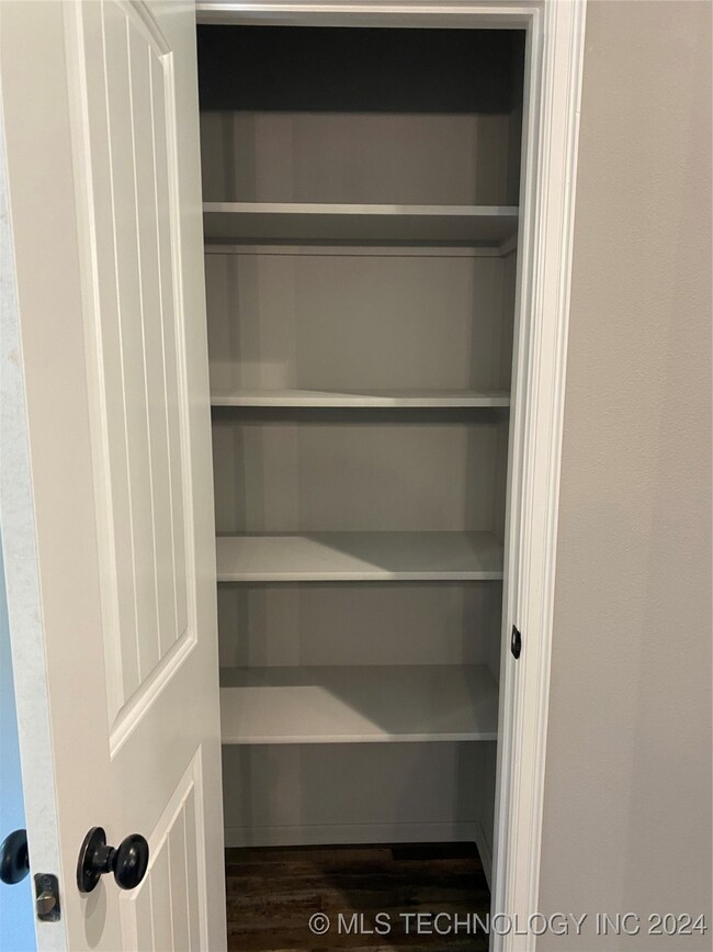 975 W Bryan Ave, Sapulpa, OK 74066 - photo 7