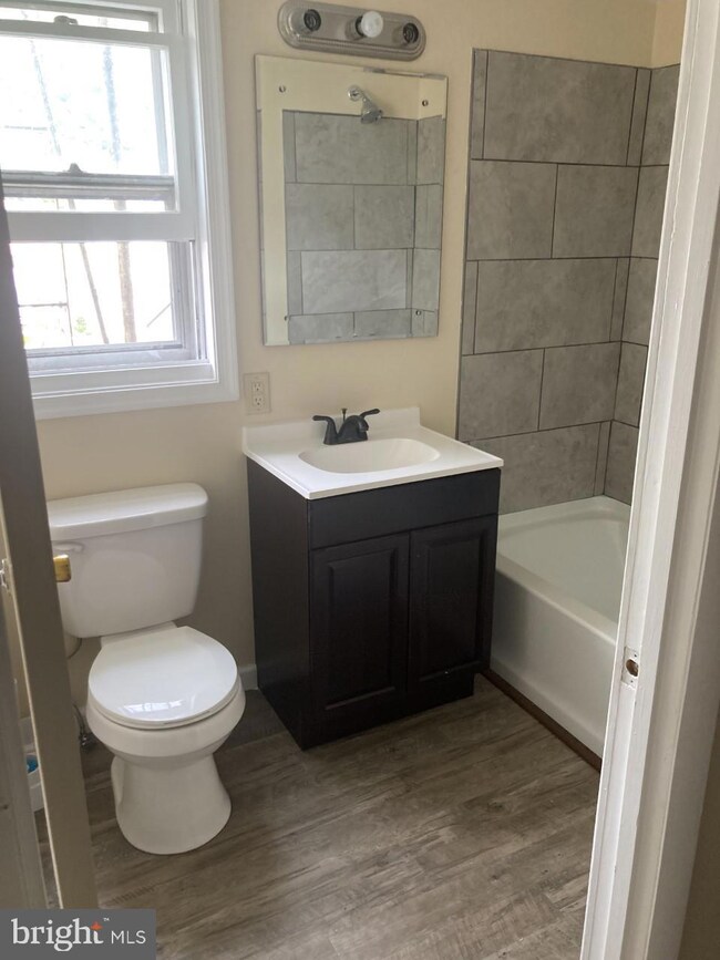 45 N Green St unit 3, Berkeley Springs, WV 25411 - photo 3