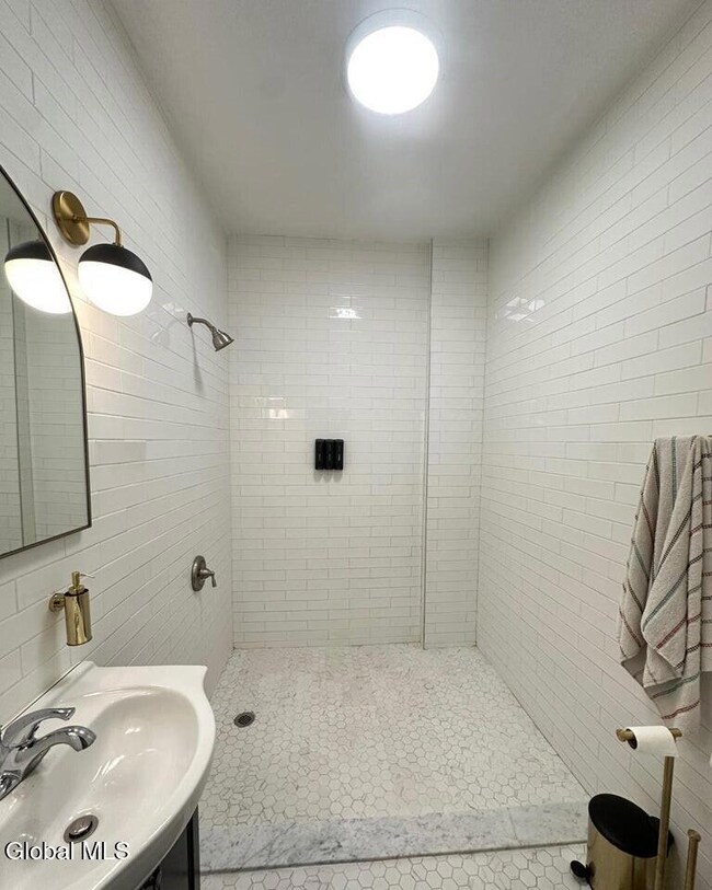 51 Elm St unit 1, Albany, NY 12202 - photo 4