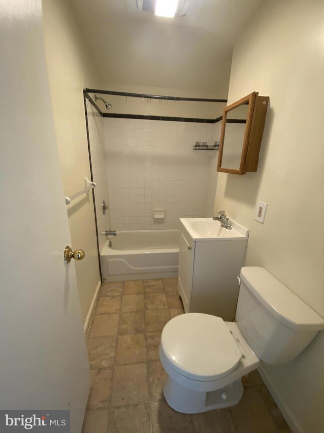 919 12th Ave unit 3B, Prospect Park, PA 19076 - photo 4
