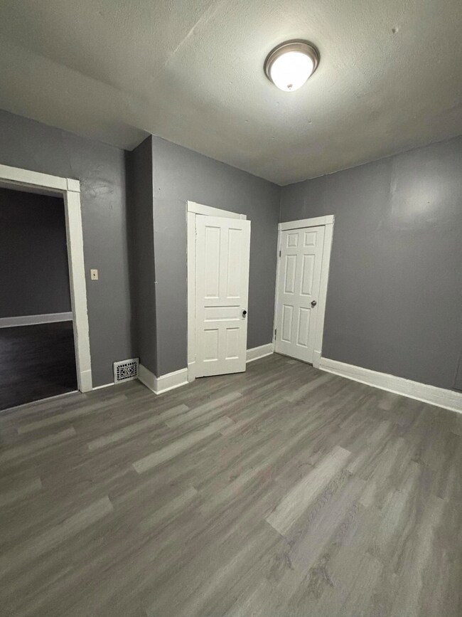 2823 N 28th St, Milwaukee, WI 53210 - photo 5