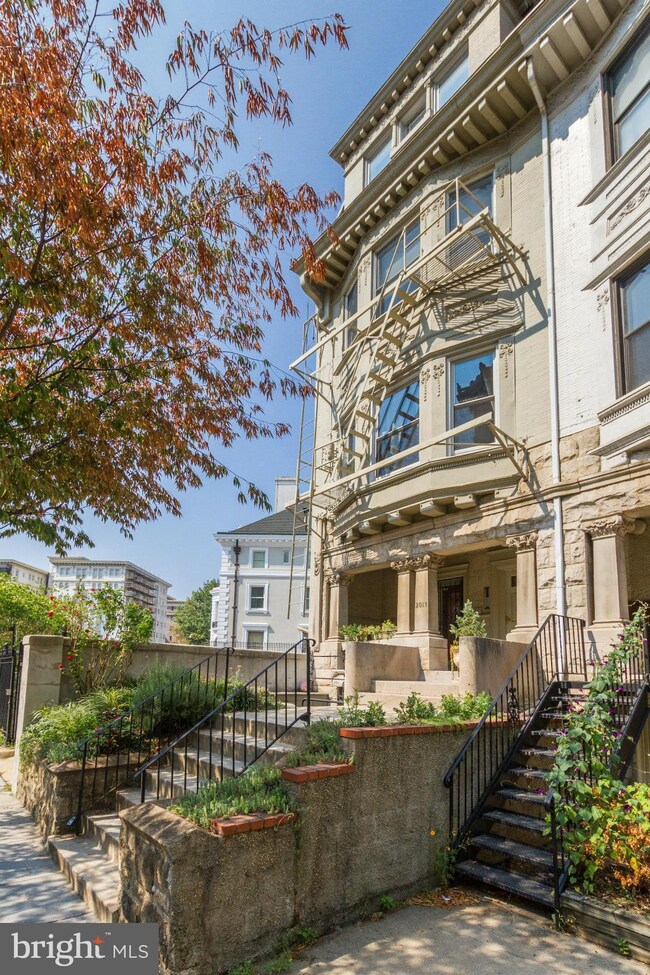 2015 Columbia Rd NW unit 7, Washington, DC 20009 - photo 4