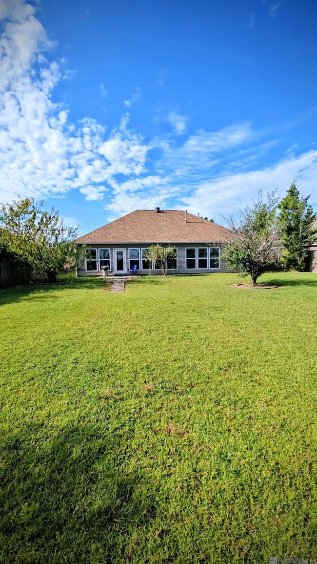 5302 Faulkner Dr, Darrow, LA 70725 - photo 2