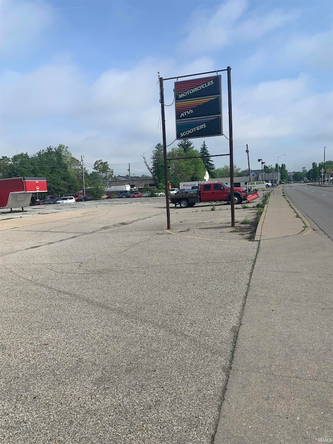 1006 S Walnut St, Bloomington, IN 47401 - photo 7