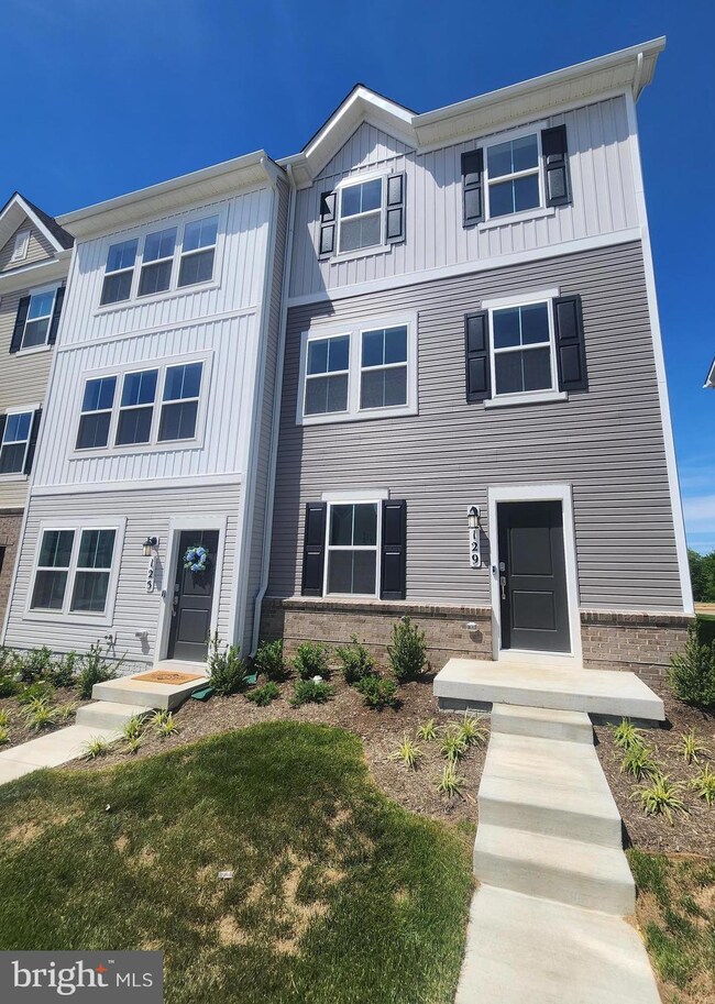 129 Swan Field Ave, Ranson, WV - photo 2