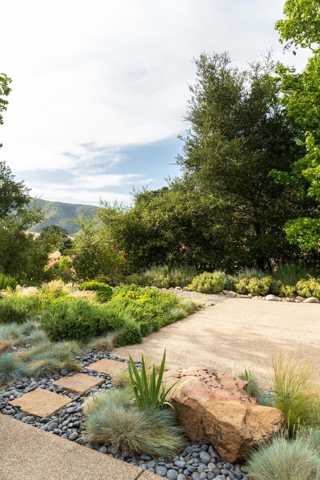 671 Rincon Web-10