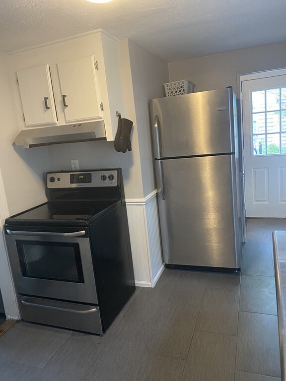 99 Ekstrom Cir, Abington, MA 02351 - photo 5