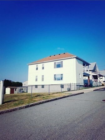 56 Howland St, Fall River, MA 02724 - photo 3
