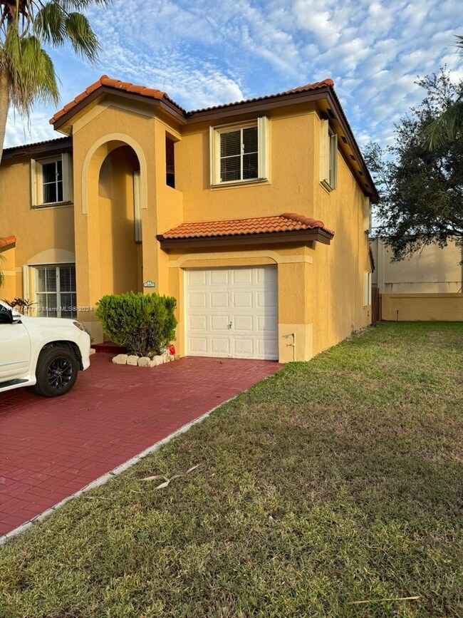 unlisted-address, Davie, FL 33325 - photo 5