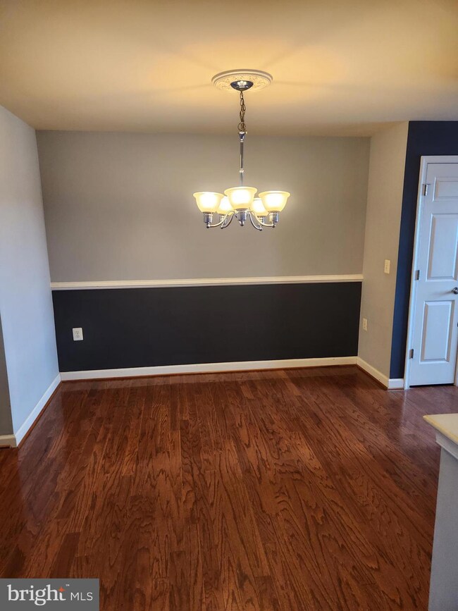 4121 S Four Mile Run Dr unit 303, Arlington, VA 22204 - photo 5