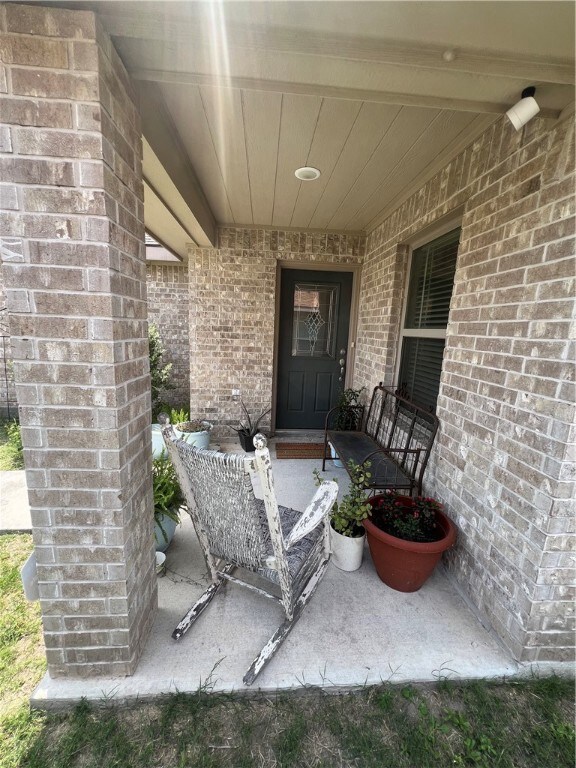 806 W Inez St, Beeville, TX 78102 - photo 3