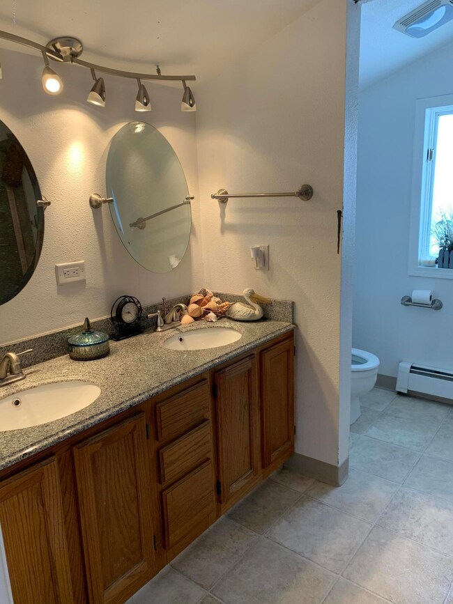 3504 Wyoming Dr unit 3, Anchorage, AK 99517 - photo 2