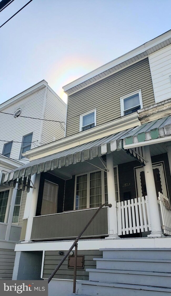 648 1/2 Arlington St, Tamaqua, PA 18252 - photo 2