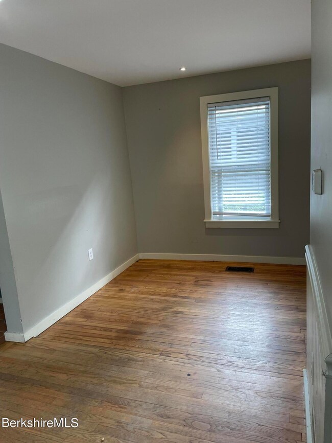 DINING ROOM OPPOSITE VIEW